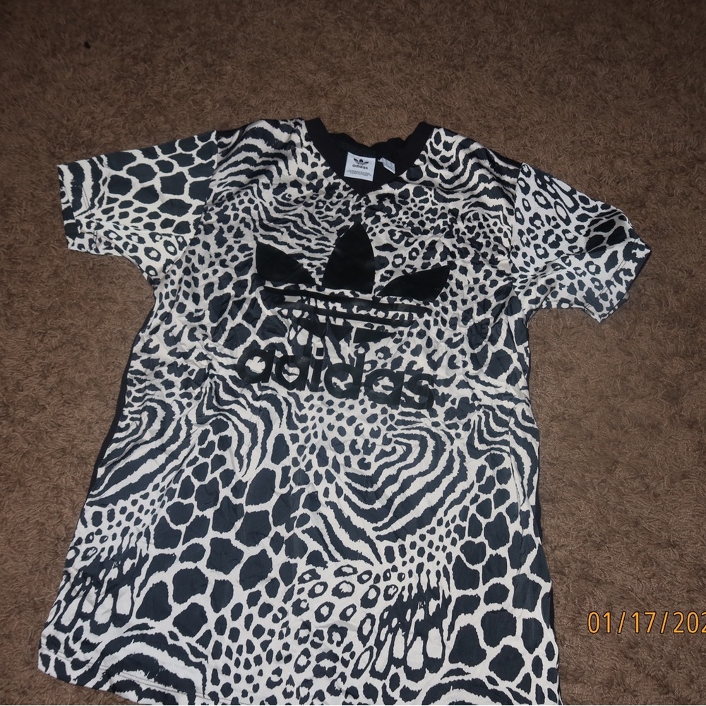 Women Adidas Leopard Tshirt xs